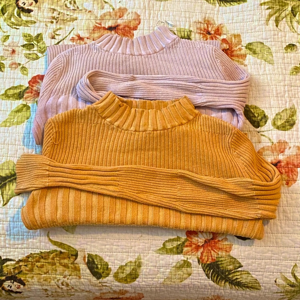 American Eagle XS long sleeve sweaters